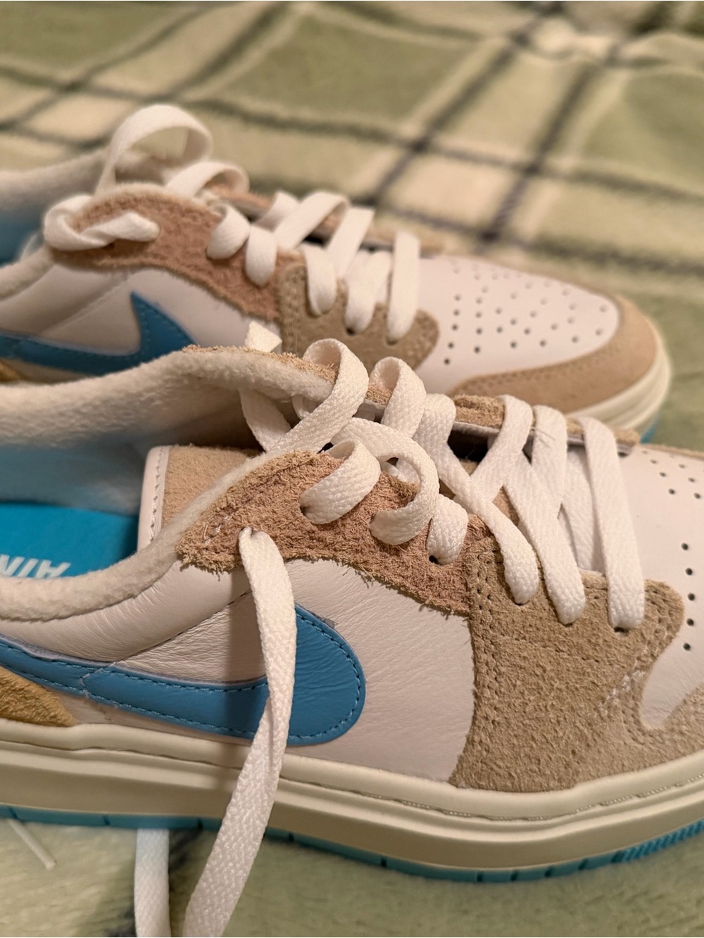 Ladies Nike Jordan Elevate Low Sneakers